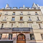 43- Parisien Flat Boulevards